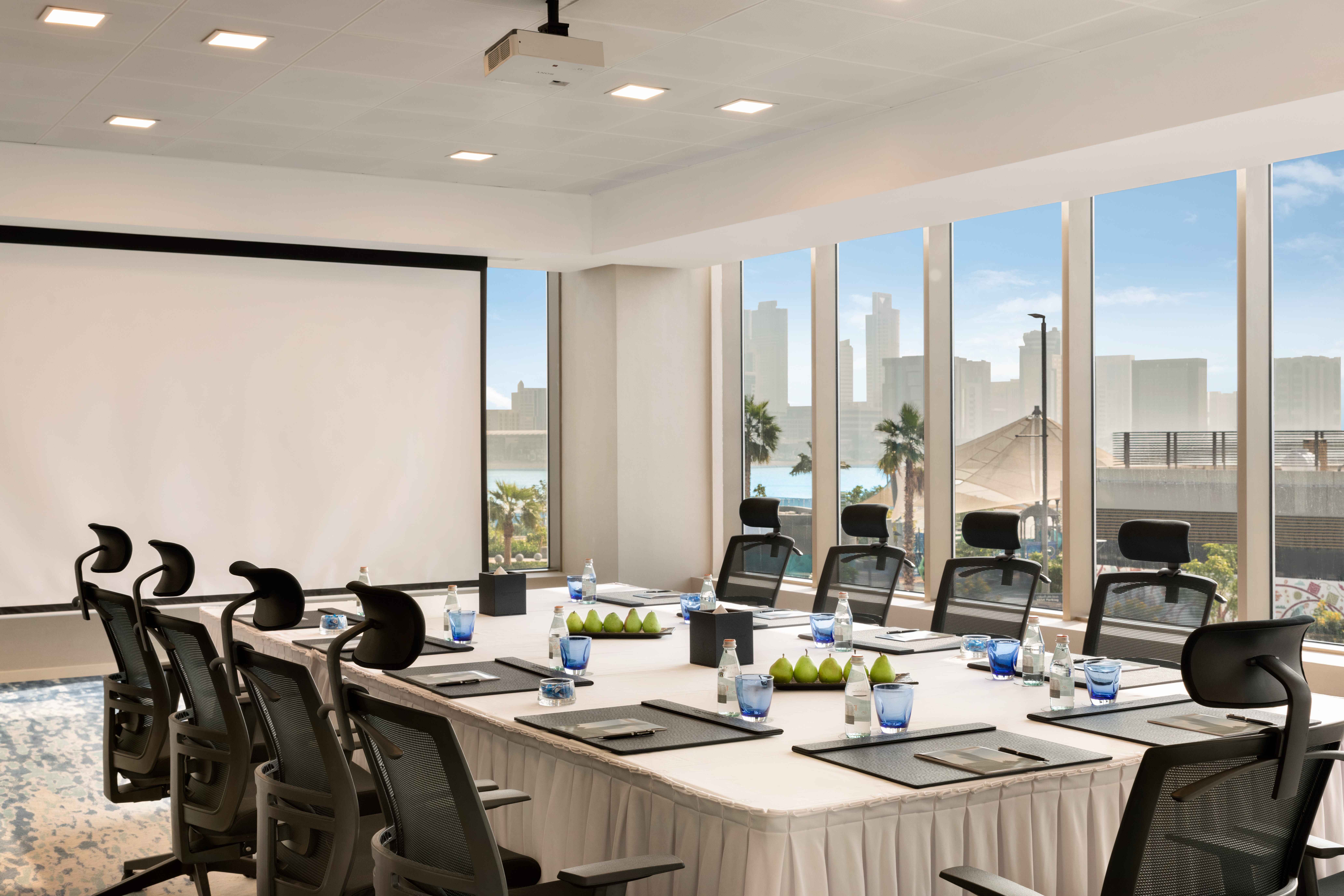 Wyndham Grand Manama - Almasa Meeting Room - Boardroom - 1435081